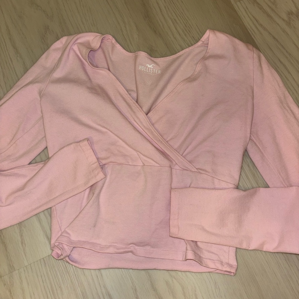 Hollister Light Pink Long Sleeve Top🌸